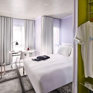 Kleine Kamer met een King Size Bed